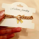 دستبند کارتیر با آویز حروف