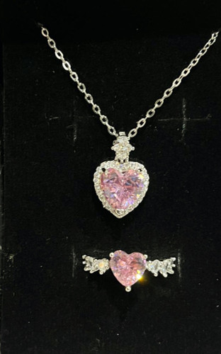 گردنبند و انگشتر زنانه