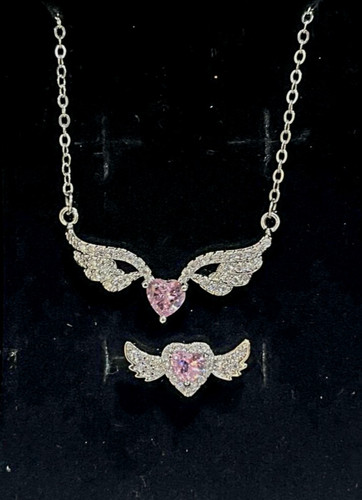 گردنبند و انگشتر بال