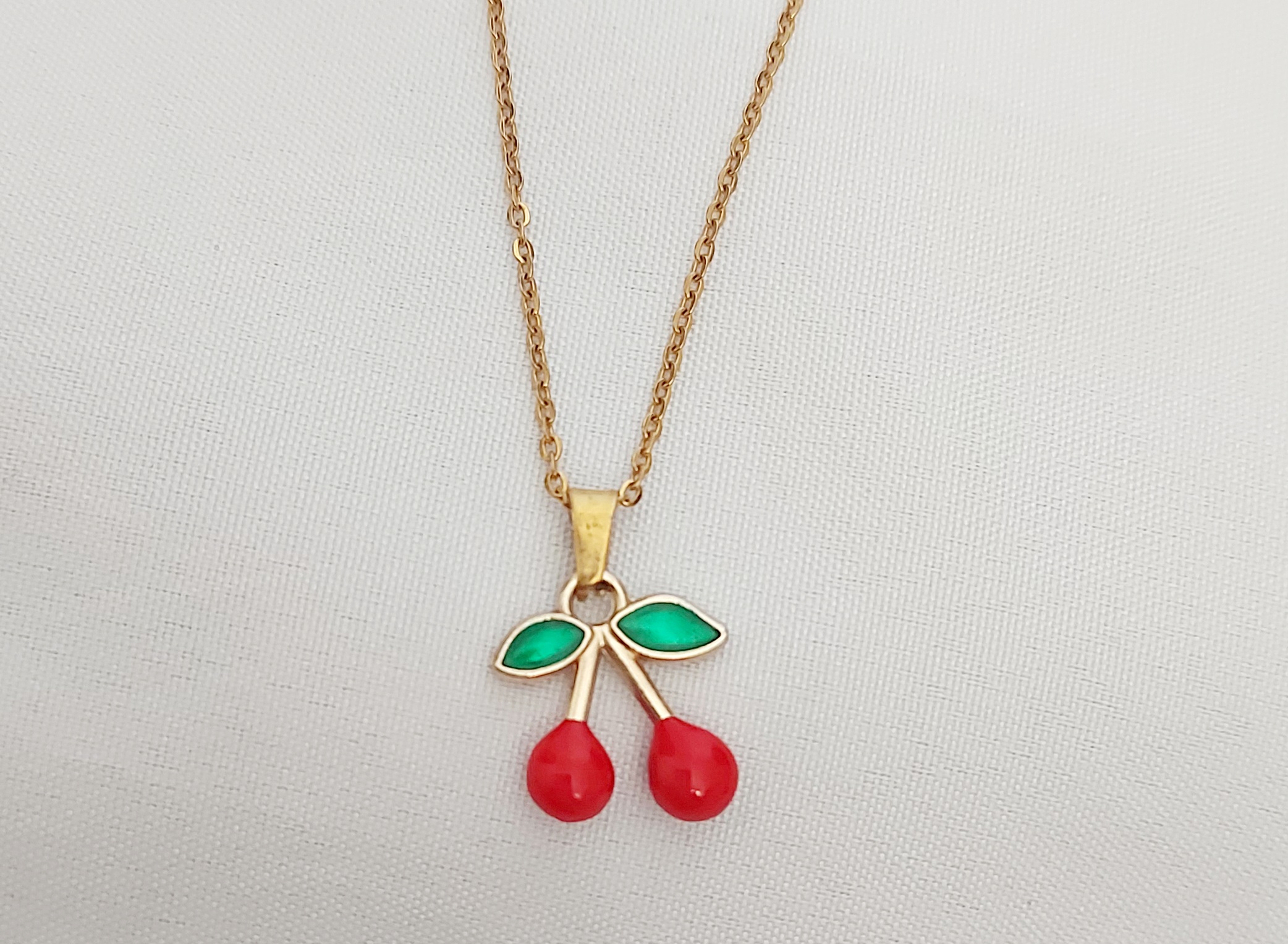 گردنبند دخترانه گیلاس طلایی